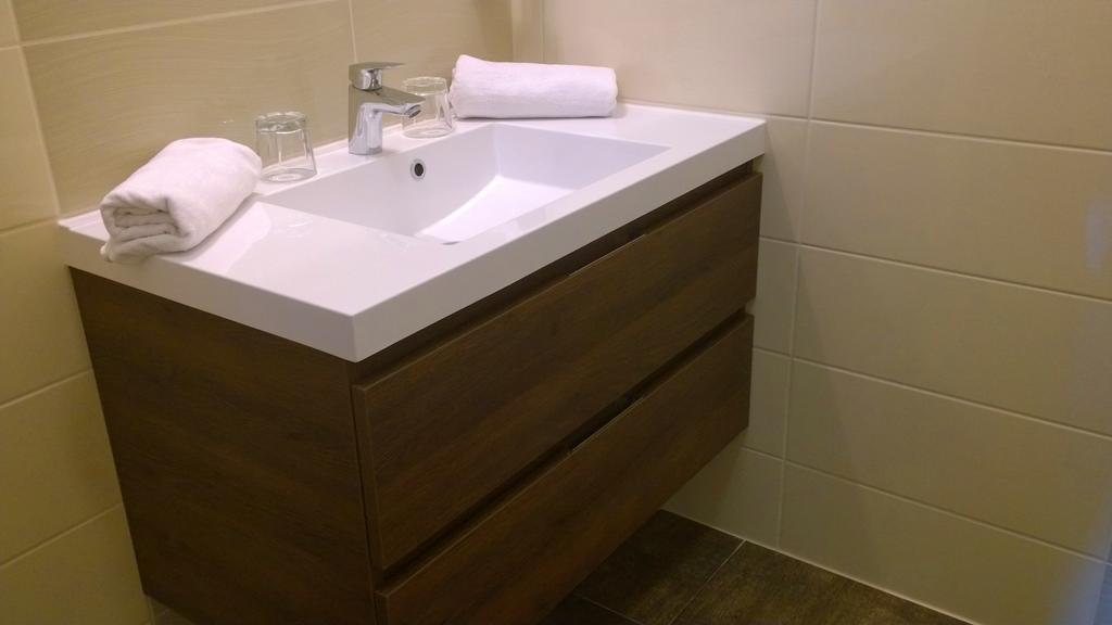 Parton Hotel & Bowling Tiszakécske Zewnętrze zdjęcie