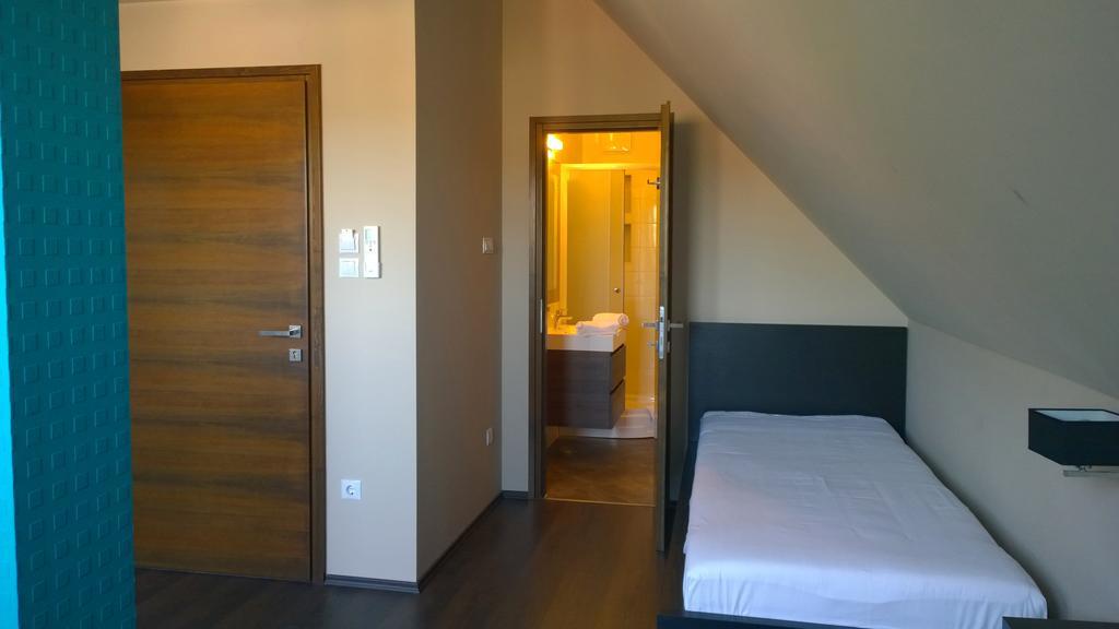 Parton Hotel & Bowling Tiszakécske Pokój zdjęcie